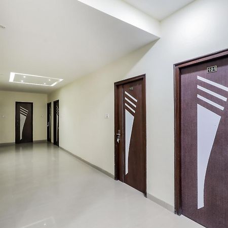 Oyo Hotel Relax 印多尔 外观 照片