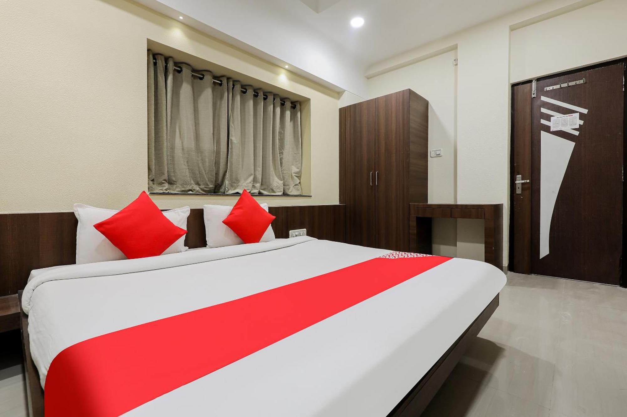 Oyo Hotel Relax 印多尔 外观 照片