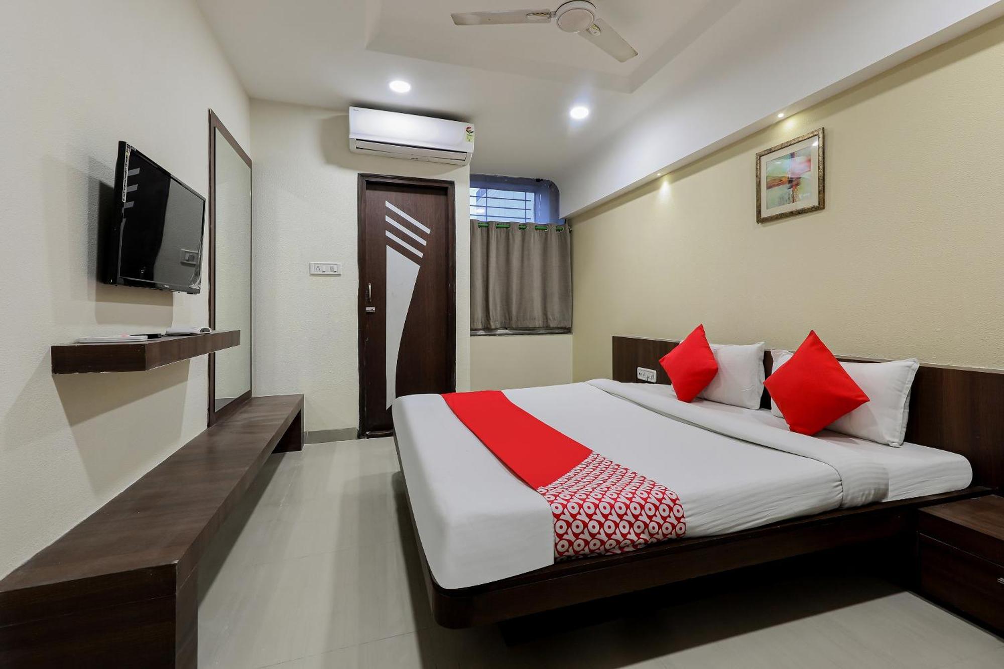 Oyo Hotel Relax 印多尔 外观 照片