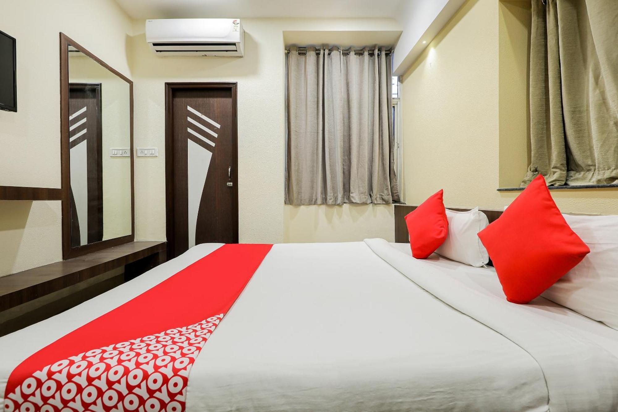 Oyo Hotel Relax 印多尔 外观 照片