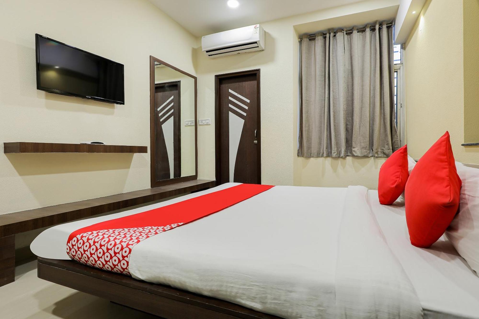 Oyo Hotel Relax 印多尔 外观 照片