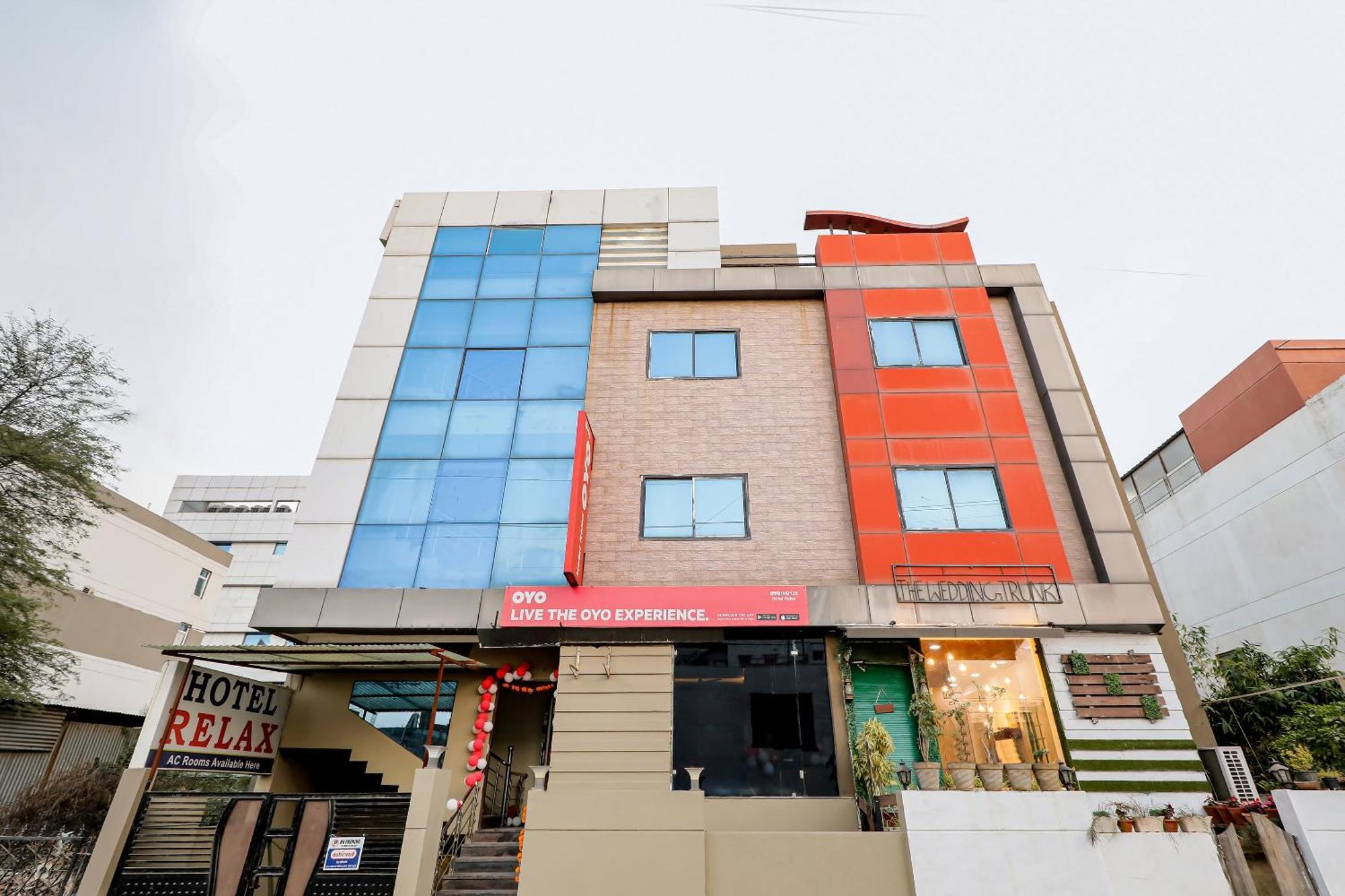 Oyo Hotel Relax 印多尔 外观 照片